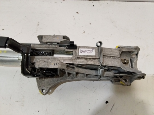 Kolumna (wał) kierownicza (kierownicy) A2054608901 MERCEDES