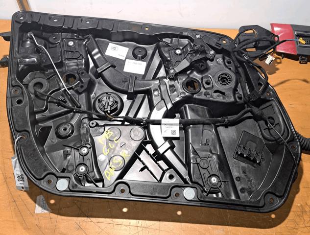 Mechanizm podnoszenia szyby drzwi przednich lewych A2057204923 MERCEDES