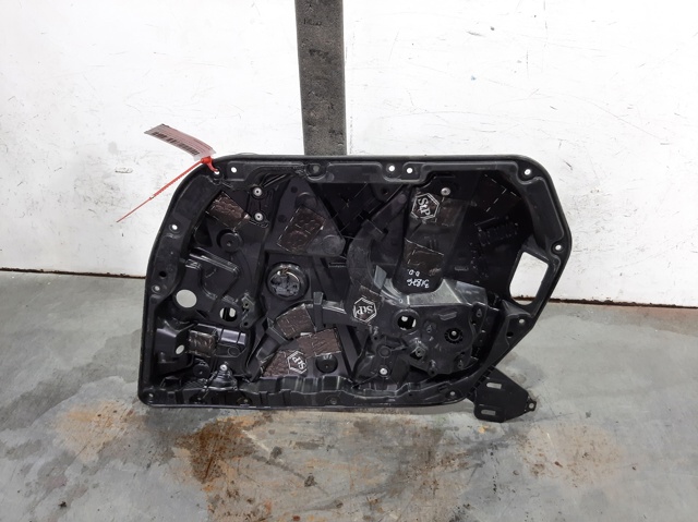Mechanizm podnoszenia szyby drzwi przednich prawych A2057205023 MERCEDES