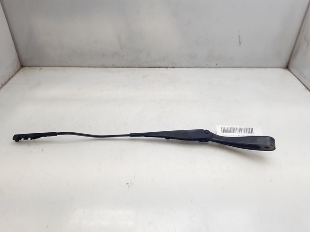 Ramię wycieraczki szyby przedniej A2058203700 MERCEDES