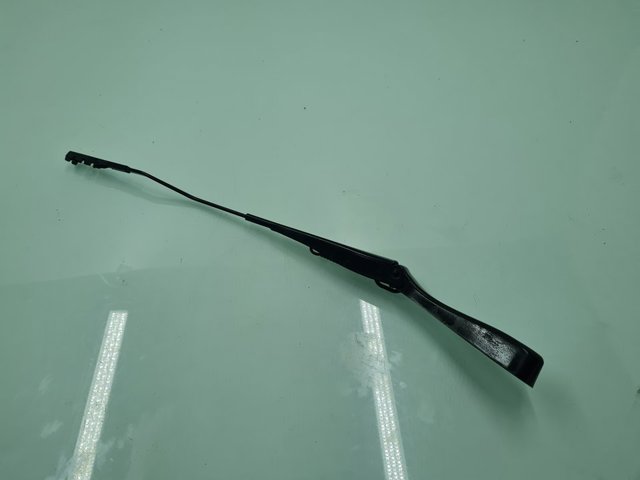 Ramię wycieraczki szyby przedniej A2058203700 MERCEDES