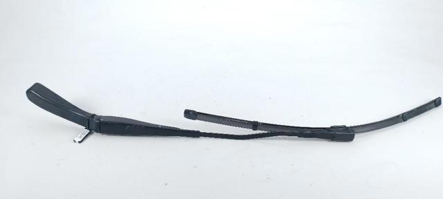 Ramię wycieraczki szyby przedniej A2058203700 MERCEDES