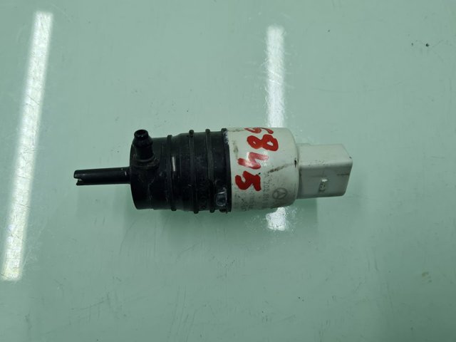 Pompka spryskiwacza szyby przedniej A2058660100 MERCEDES
