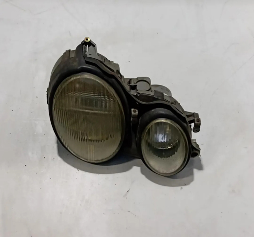 Reflektor prawy A2088200261 MERCEDES