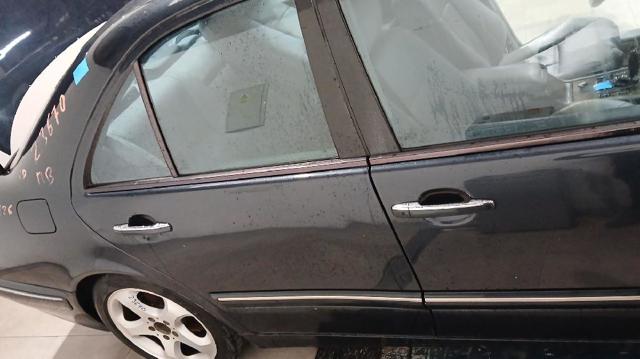 Drzwi tylne prawe A2107302405 MERCEDES