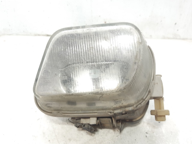 Lampa przeciwmgielna lewa A2108200156 MERCEDES