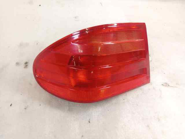 Lampa zespolona tylna lewa zewnętrzna A2108200164 MERCEDES