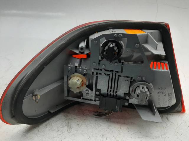 Lampa zespolona tylna prawa zewnętrzna A2108200264 MERCEDES