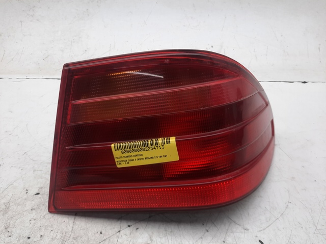 Lampa zespolona tylna prawa zewnętrzna A2108200264 MERCEDES