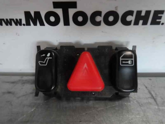 Przycisk włączania światła awaryjnego A2108201310 MERCEDES