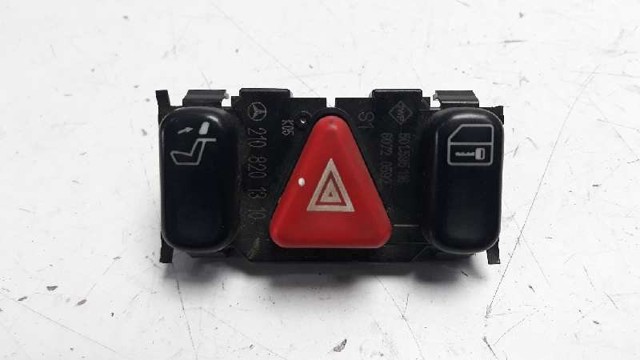 Przycisk włączania światła awaryjnego A2108201310 MERCEDES