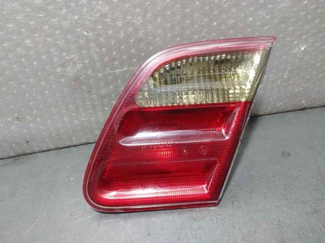 Lampa zespolona tylna prawa wewnętrzna A2108204264 MERCEDES