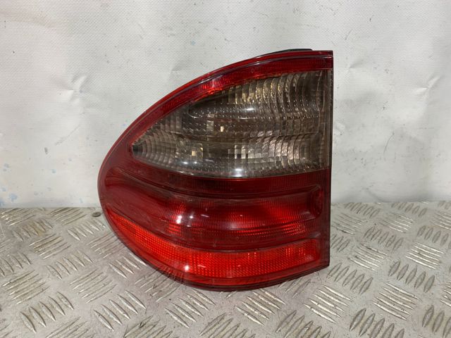 Lampa zespolona tylna lewa zewnętrzna A2108205364 Mercedes