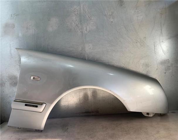 Błotnik przedni prawy A2108800218 MERCEDES