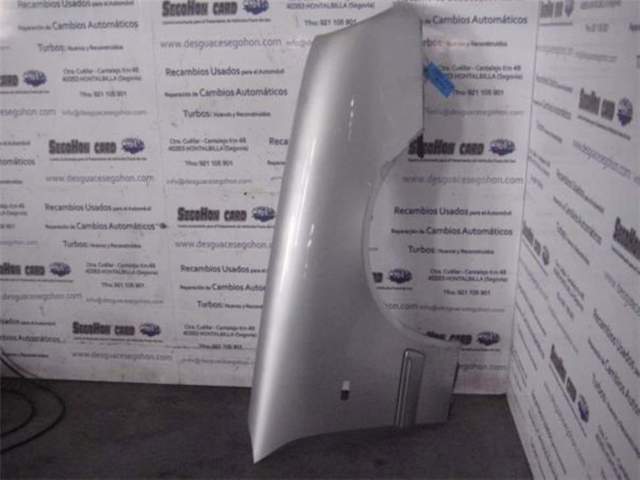 Błotnik przedni prawy A2108800218 MERCEDES