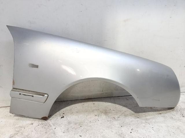 Błotnik przedni prawy A2108800218 MERCEDES