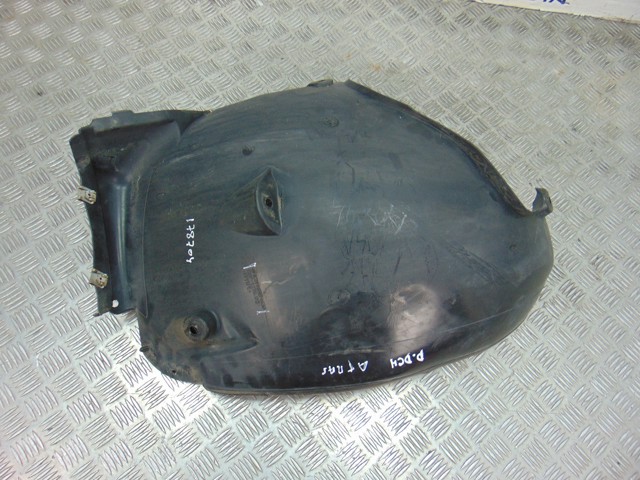 Nadkole błotnika przedniego prawe tylne A2116981430 MERCEDES