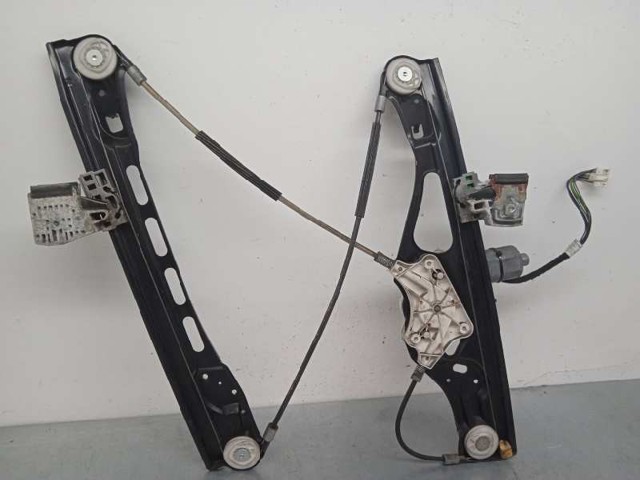Mechanizm podnoszenia szyby drzwi przednich prawych A2117200246 MERCEDES