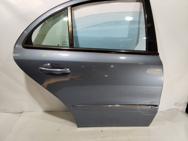 Drzwi tylne prawe A2117300205 MERCEDES