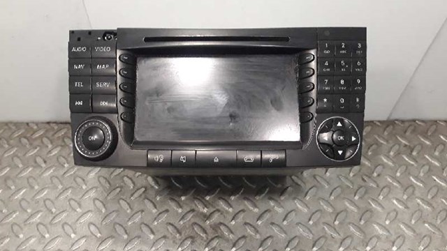 Radioodtwarzacz (radio AM/FM) A2118202197 MERCEDES