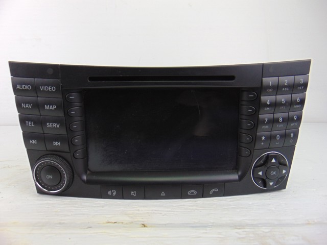 Radioodtwarzacz (radio AM/FM) A2118203297 MERCEDES