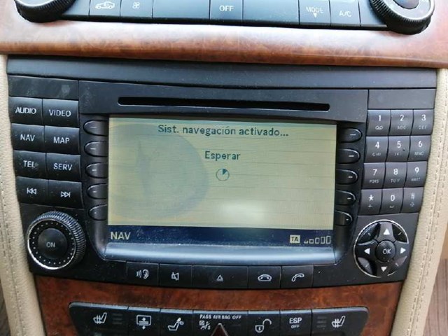 Radioodtwarzacz (radio AM/FM) A2118204197 MERCEDES