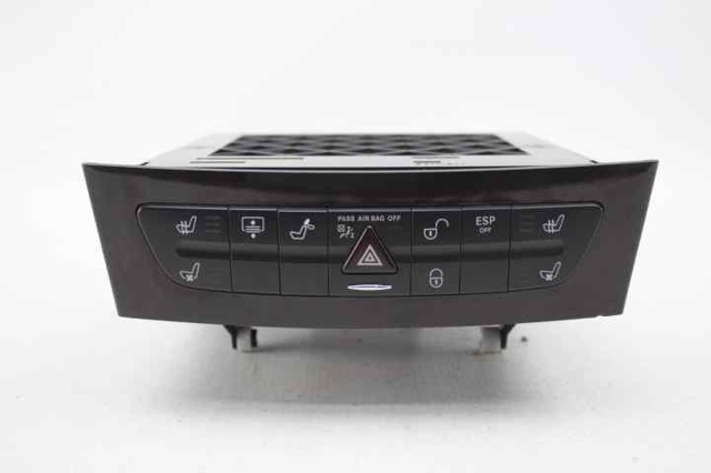 Radioodtwarzacz (radio AM/FM) A2118703889 MERCEDES