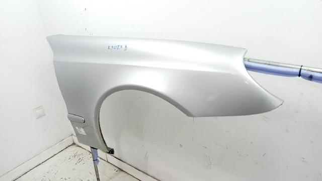 Błotnik przedni prawy A2118801418 MERCEDES
