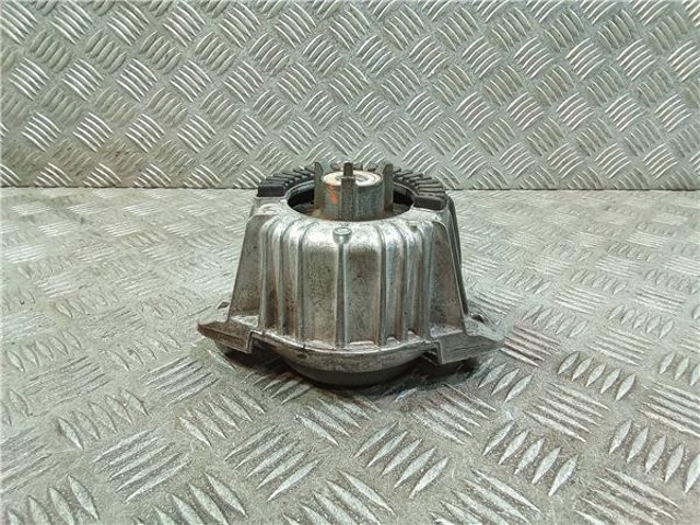 Poduszka (podpora) silnika lewa A2122406317 MERCEDES