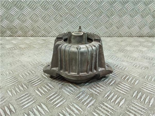 Poduszka (podpora) silnika prawa A2122406417 MERCEDES