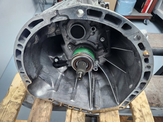 Mechaniczna skrzynia biegów w komplecie A2122600501 MERCEDES