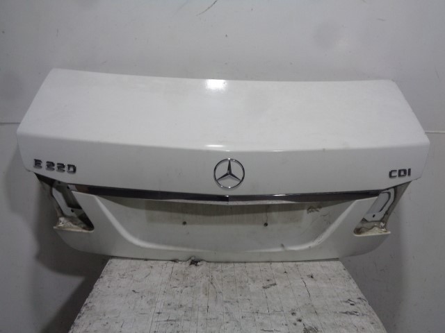 Klapa bagażnika A2127500975 MERCEDES