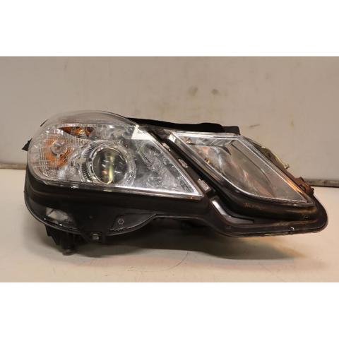 Reflektor prawy A2128200261 MERCEDES