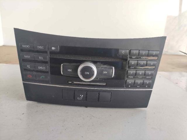 Radioodtwarzacz (radio AM/FM) do Mercedes E W212