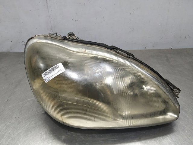 Reflektor prawy A2208200861 MERCEDES