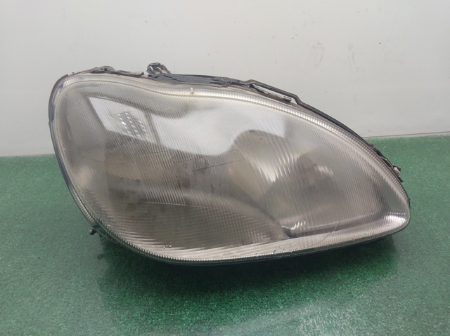 Reflektor prawy A2208200861 MERCEDES