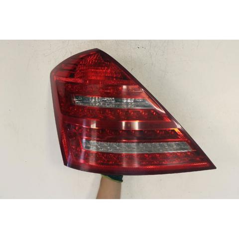Lampa zespolona tylna lewa A2218200564 MERCEDES