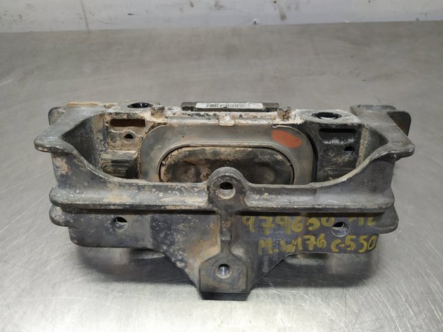 Poduszka (podpora) silnika prawa A2462402517 MERCEDES