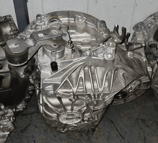 Mechaniczna skrzynia biegów w komplecie A2463608400 MERCEDES