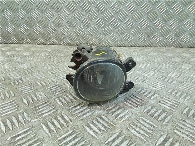 Lampa przeciwmgielna lewa A2518200756 MERCEDES