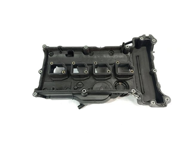 Pokrywa zaworowa A2710100630 MERCEDES