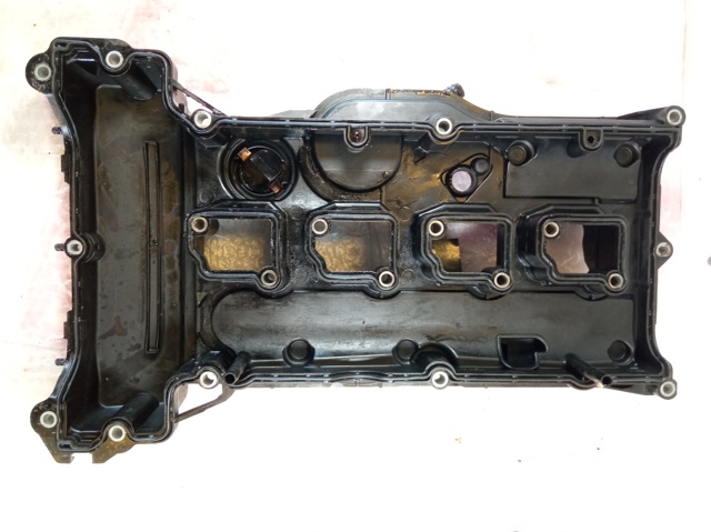 Pokrywa zaworowa A2710100630 MERCEDES