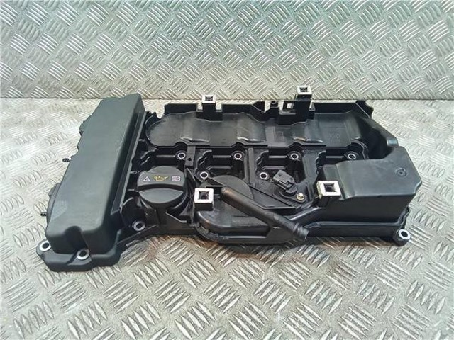 Pokrywa zaworowa A2710101030 MERCEDES