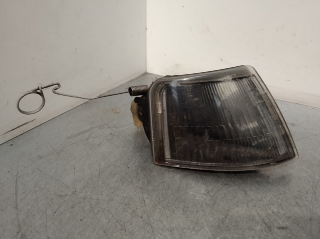 Reflektor prawy A2810881 VAG