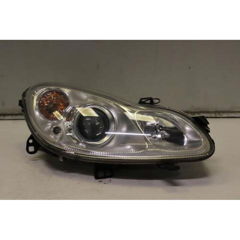 Reflektor prawy A4518200259 MERCEDES