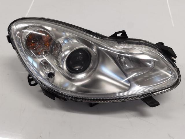 Reflektor prawy A4518200259 MERCEDES