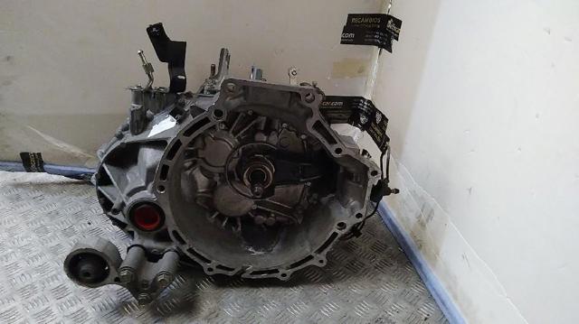 Mechaniczna skrzynia biegów w komplecie A6011701XC MAZDA