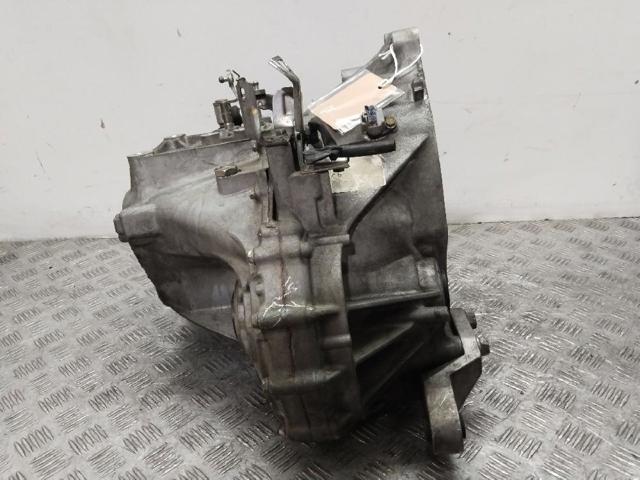 Mechaniczna skrzynia biegów w komplecie A6031701XC MAZDA