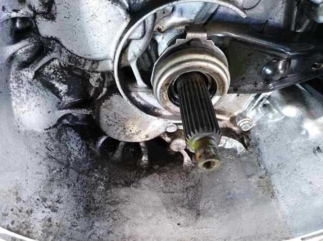 Mechaniczna skrzynia biegów w komplecie A6031701XC MAZDA