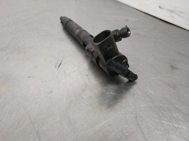 Wtryskiwacz paliwa A6110700887 MERCEDES